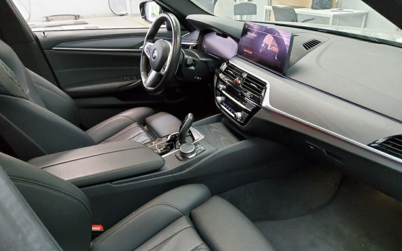 BMW 530dA Touring M-Sport Leder Navi Pano H-K AHK 3