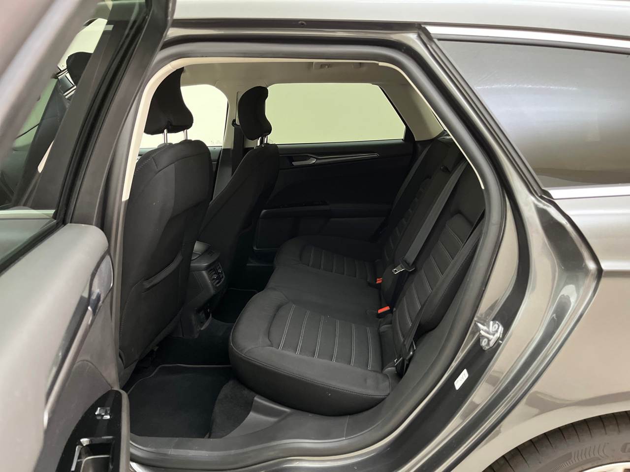 Ford Mondeo Titanium NAVI KLIMAAUT LED SHZ PDC 8