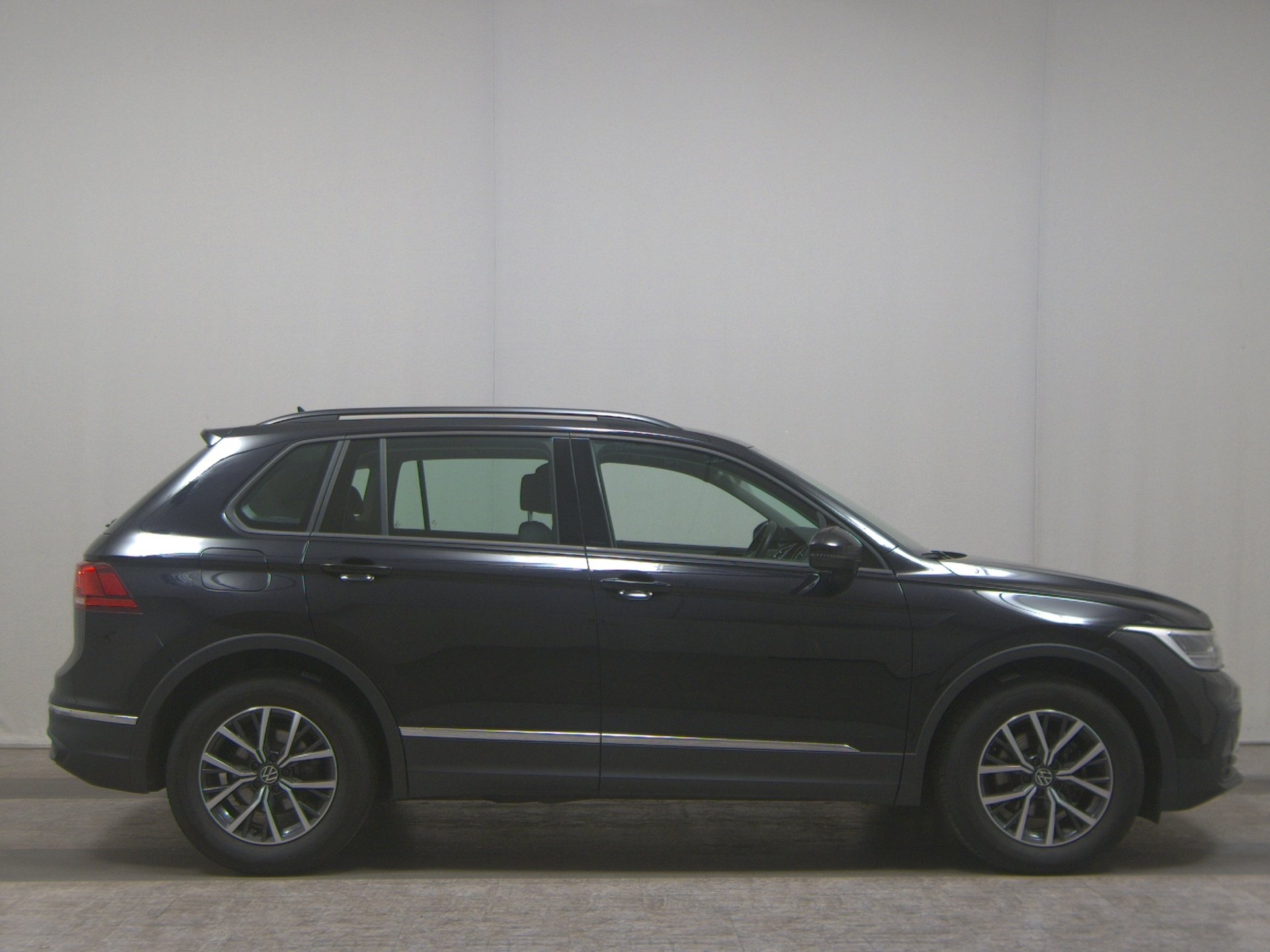 Volkswagen Tiguan 2.0 TDI Life Navi LED AHK
