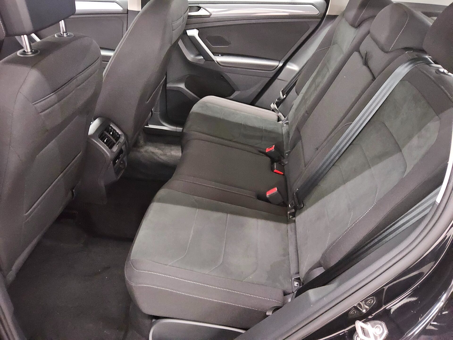 Volkswagen Tiguan 2.0 TDI Life Navi LED AHK 13