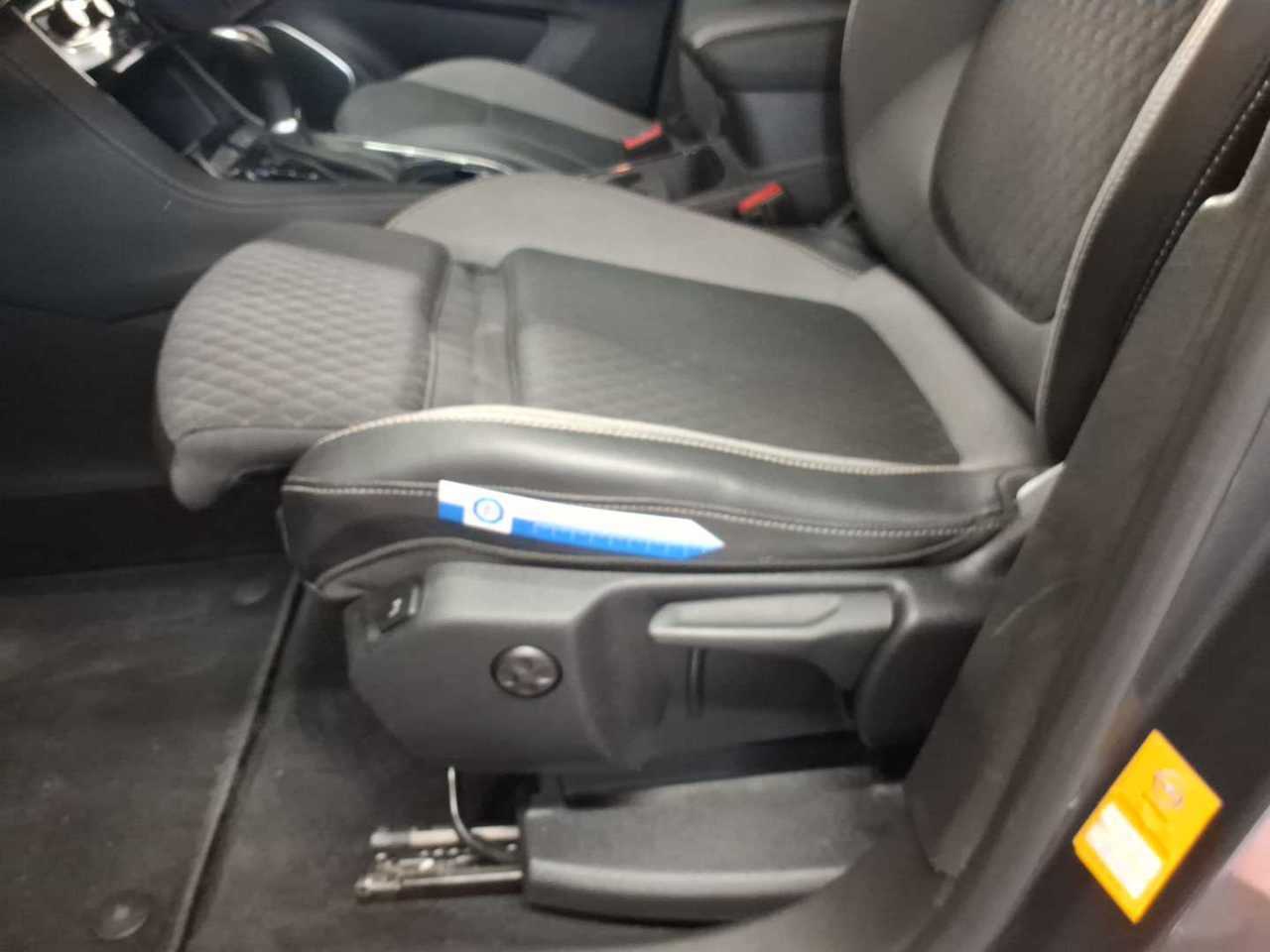 Opel Grandland X 1.5 D Business Ed. Navi LED RFK T-Leder SHZ 9