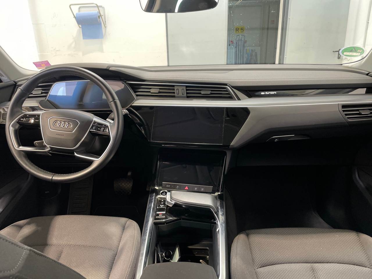 Audi e-tron Navi LED Virtual Sound 6