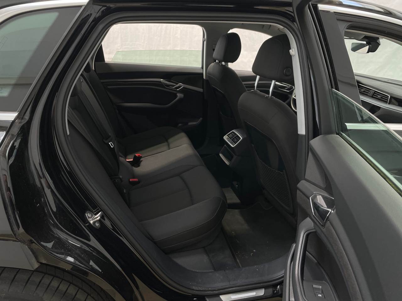 Audi e-tron Navi LED Virtual Sound 7