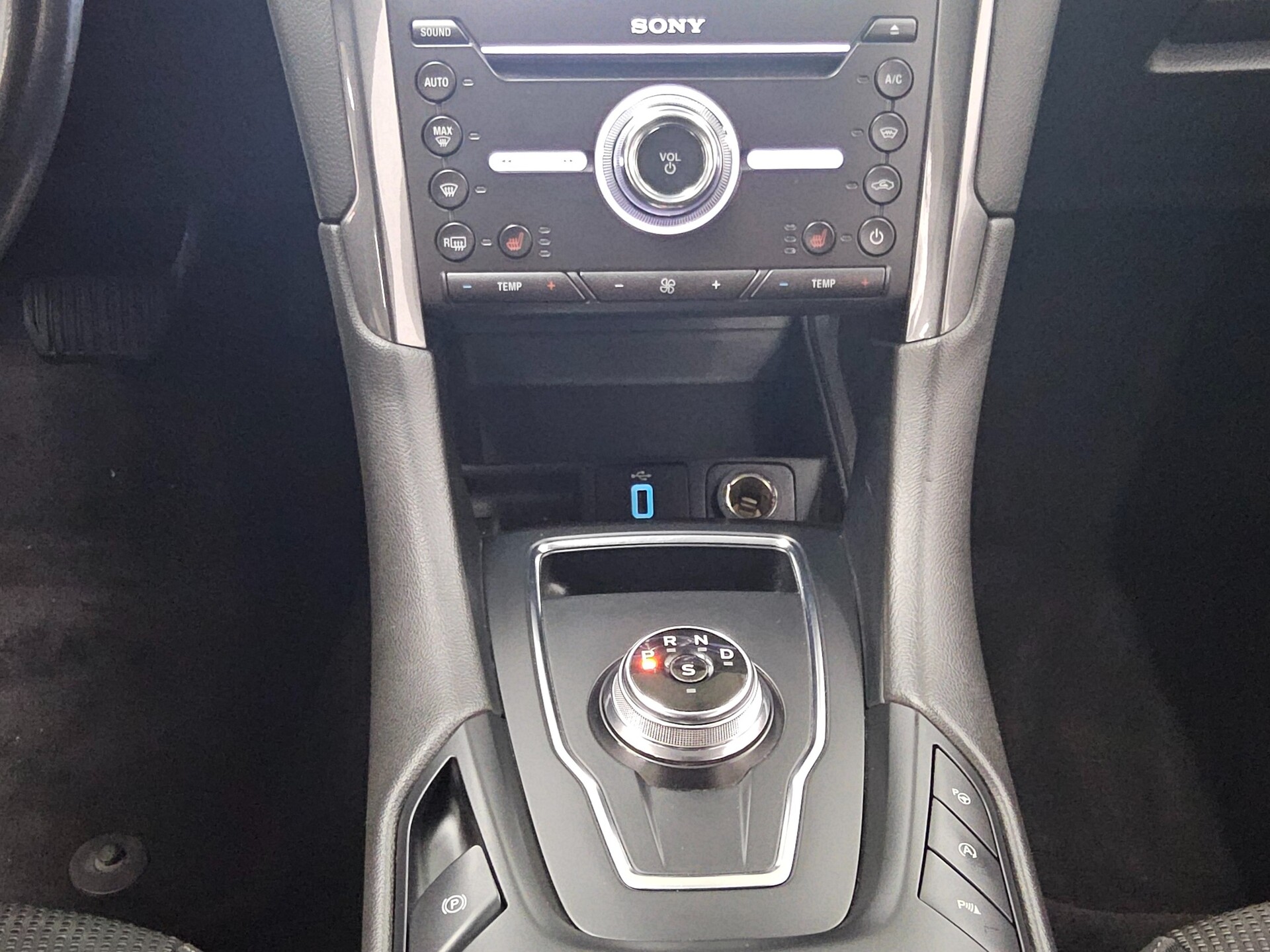 Ford Mondeo Turnier 2.0 EB Titanium Navi LED AHK RfK 6