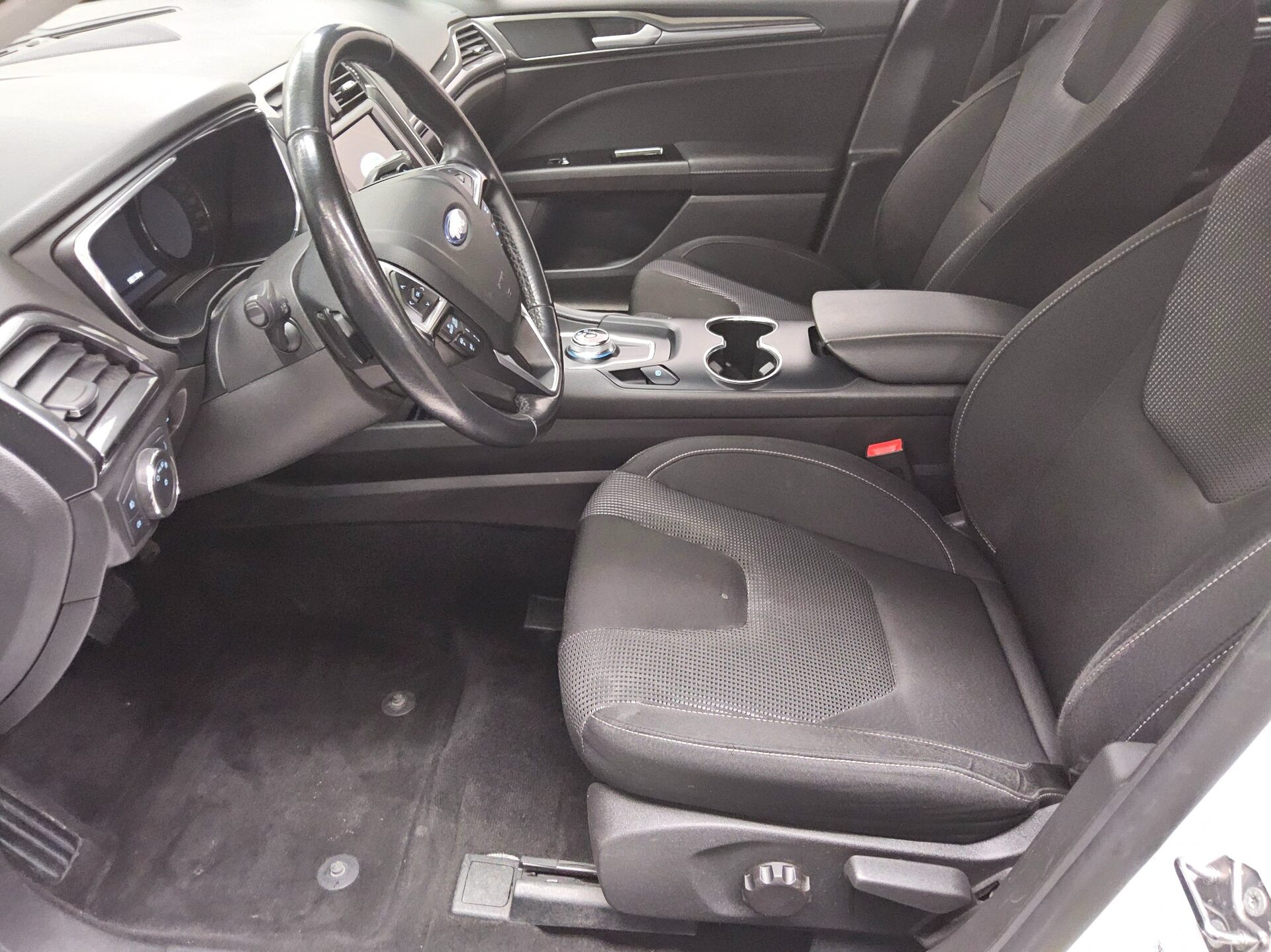 Ford Mondeo Turnier 2.0 EB Titanium Navi LED AHK RfK 8