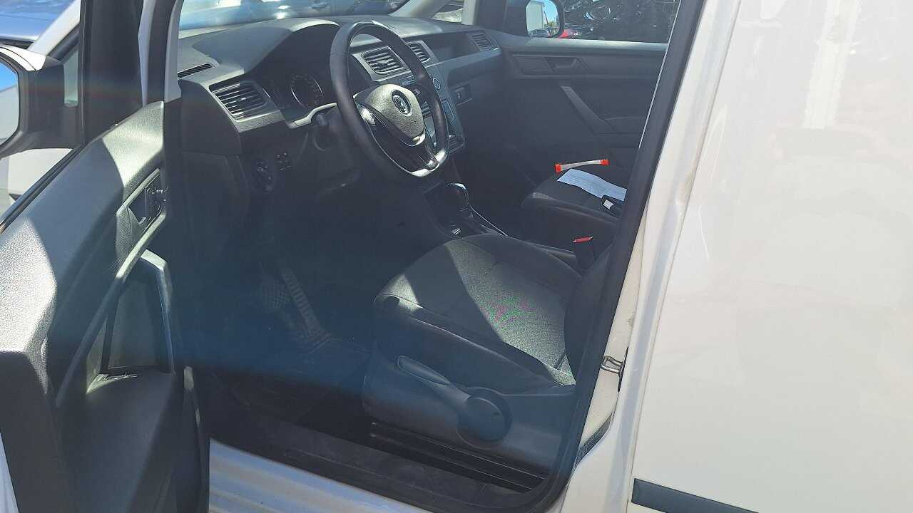 Volkswagen Caddy Transporter 2.0 TDI AHK Regale Sthzg SHZ 9