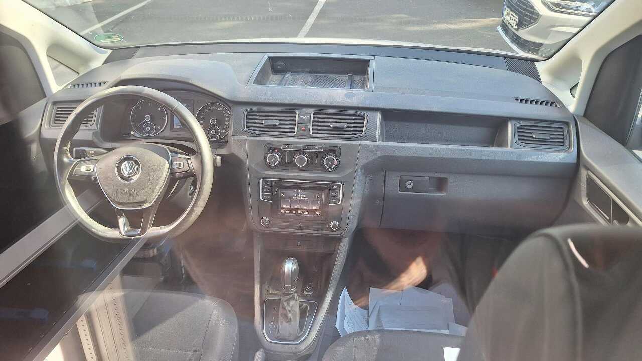 Volkswagen Caddy Transporter 2.0 TDI AHK Regale Sthzg SHZ 5