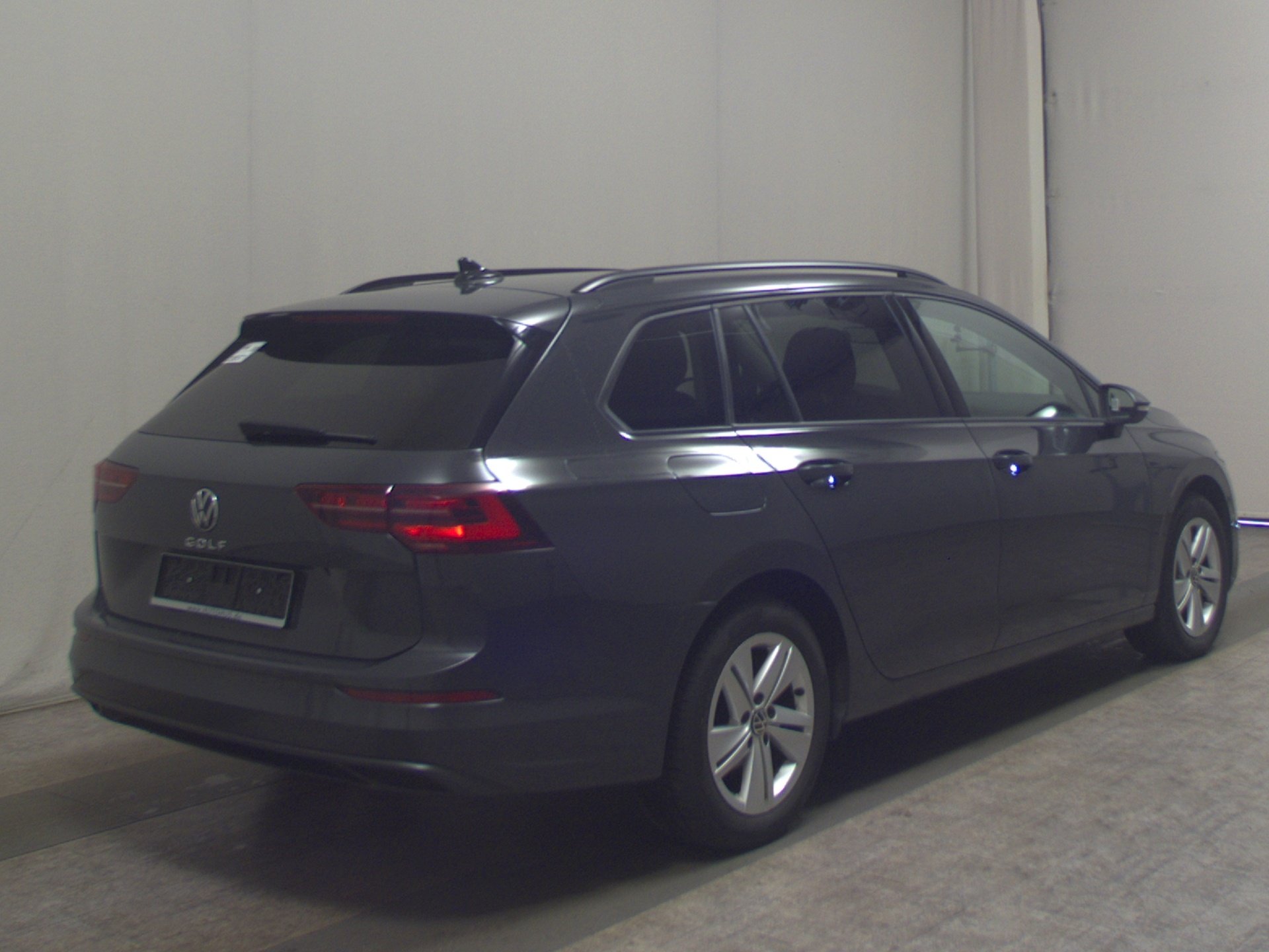 Volkswagen Golf-8 Var. 2.0 TDI Life Navi IQ.Light DC RFK 4