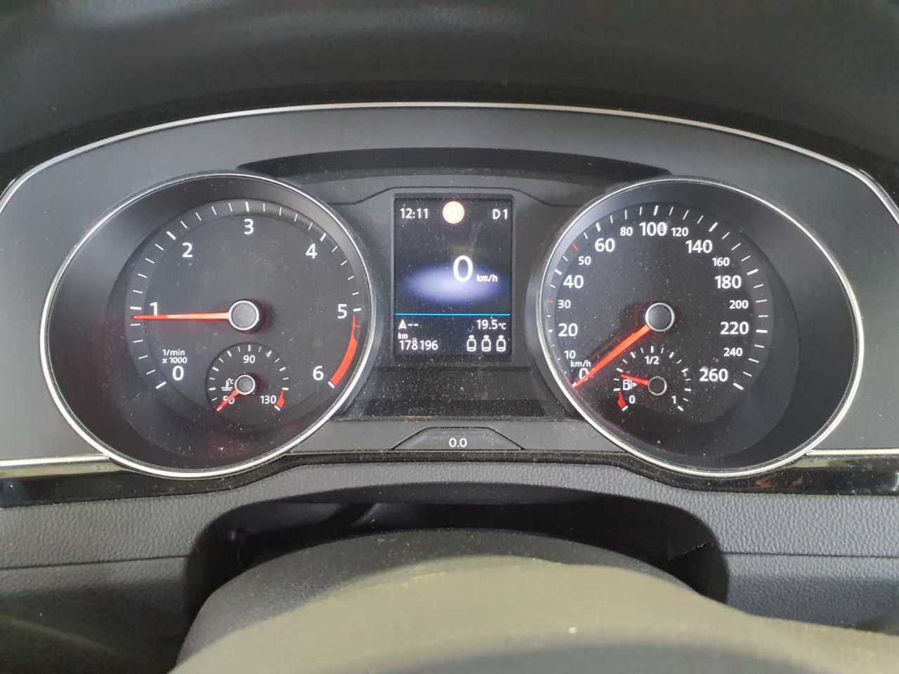 Volkswagen Passat Variant 2.0 TDI Business Navi LED AHK RFK ACC 11
