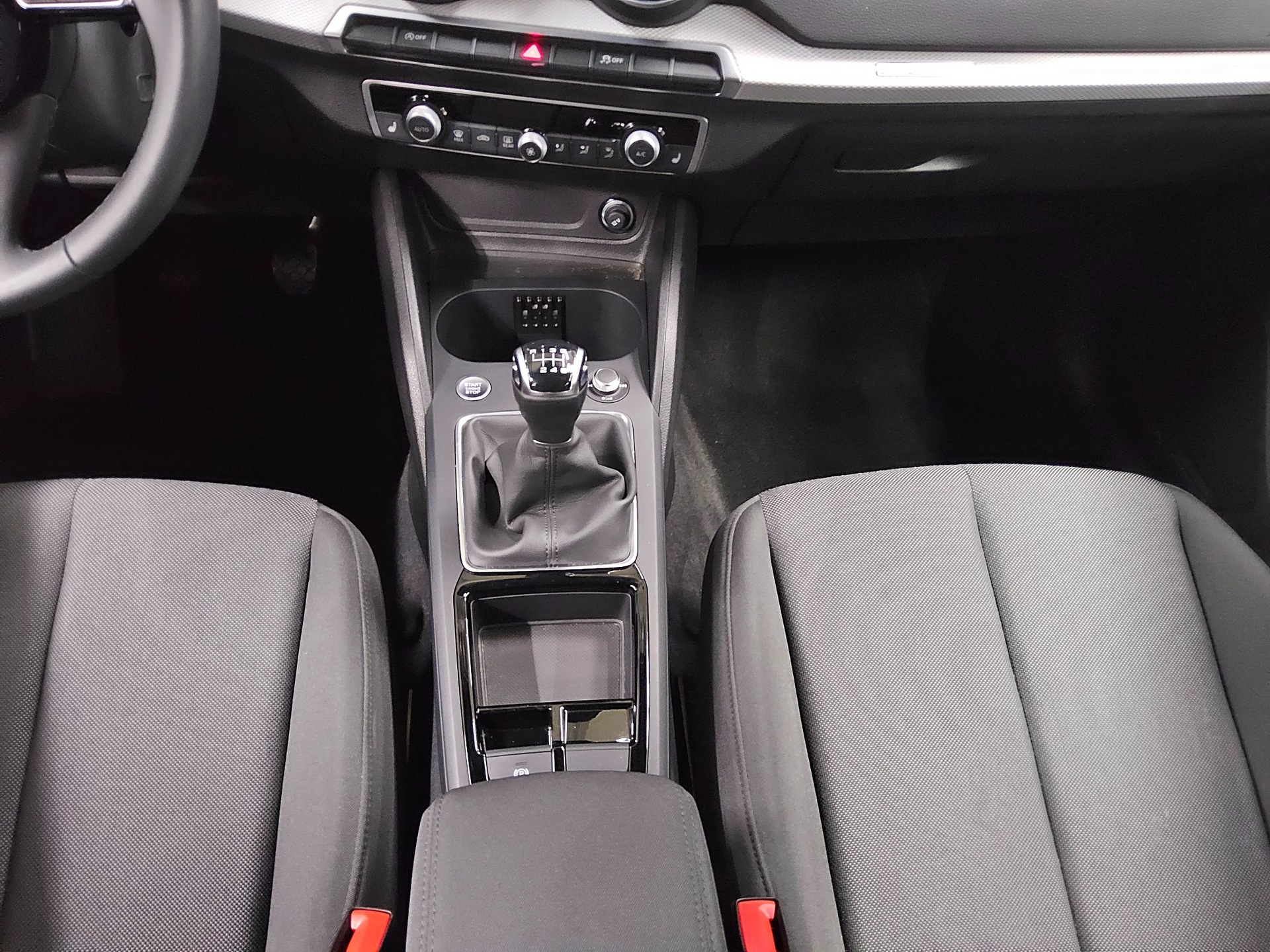 Audi Q2 30 TFSI S-Line Navi LED vc PDC SHZ 6