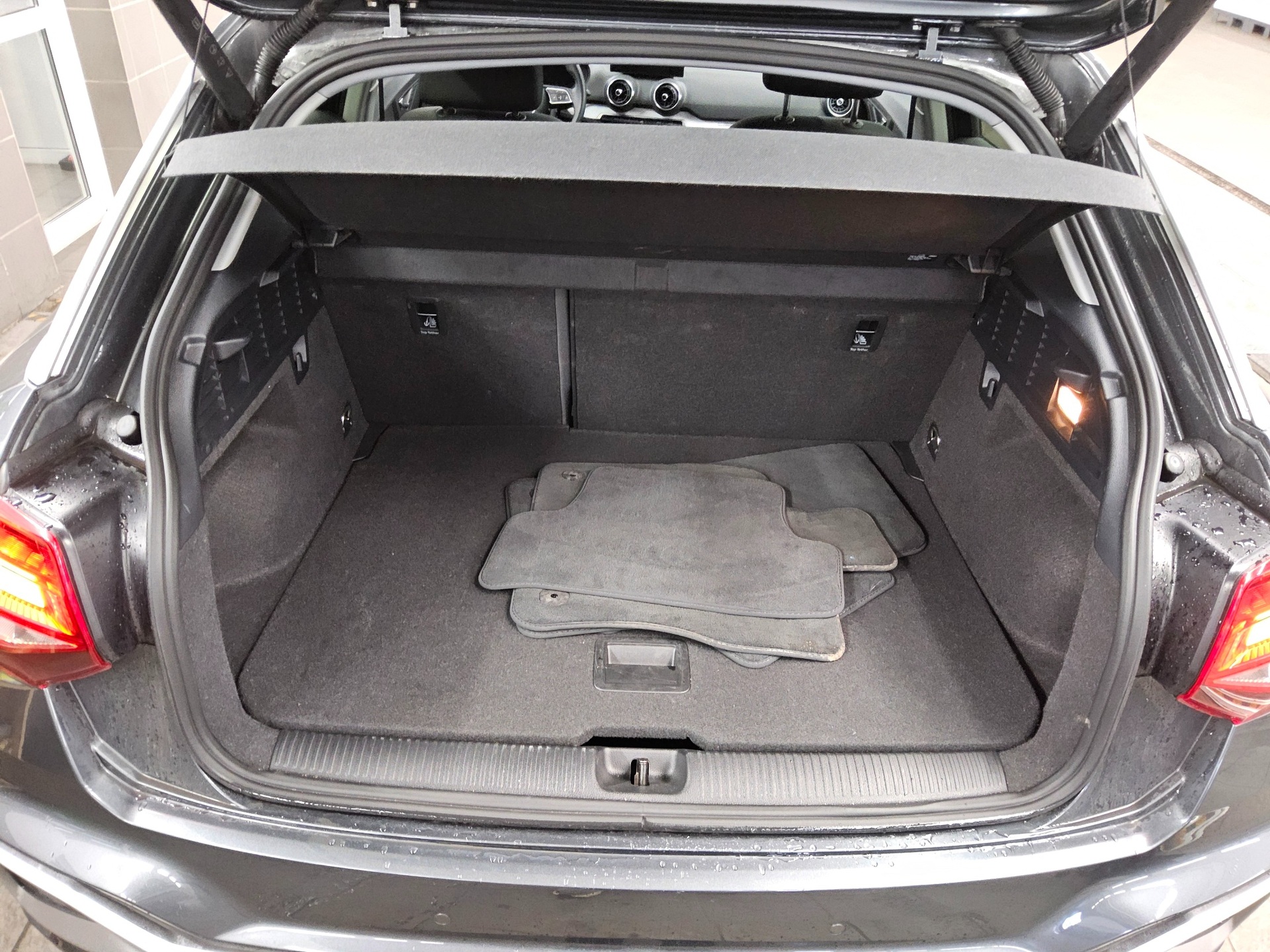 Audi Q2 30 TFSI S-Line Navi LED vc PDC SHZ 12