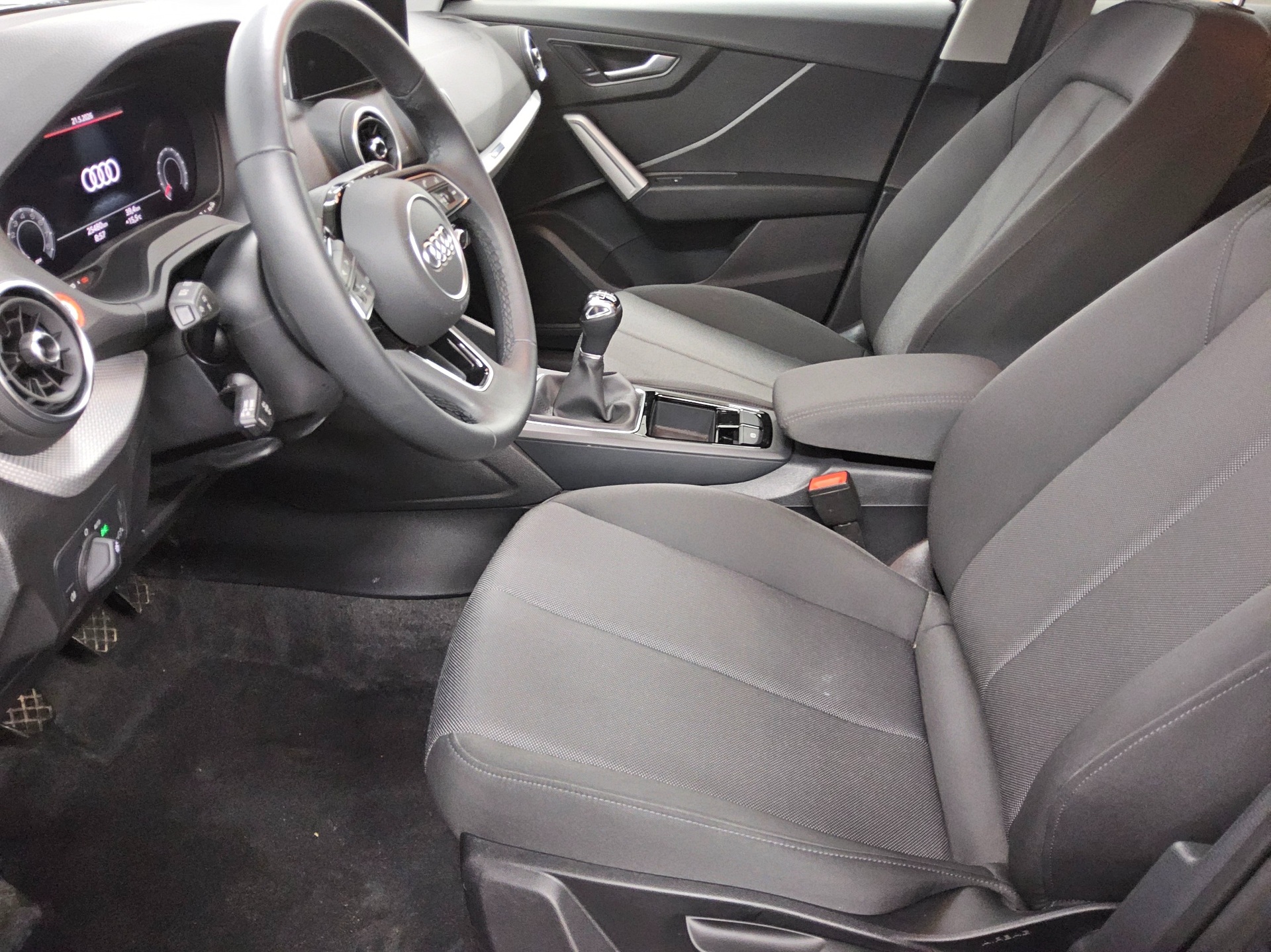 Audi Q2 30 TFSI S-Line Navi LED vc PDC SHZ 9