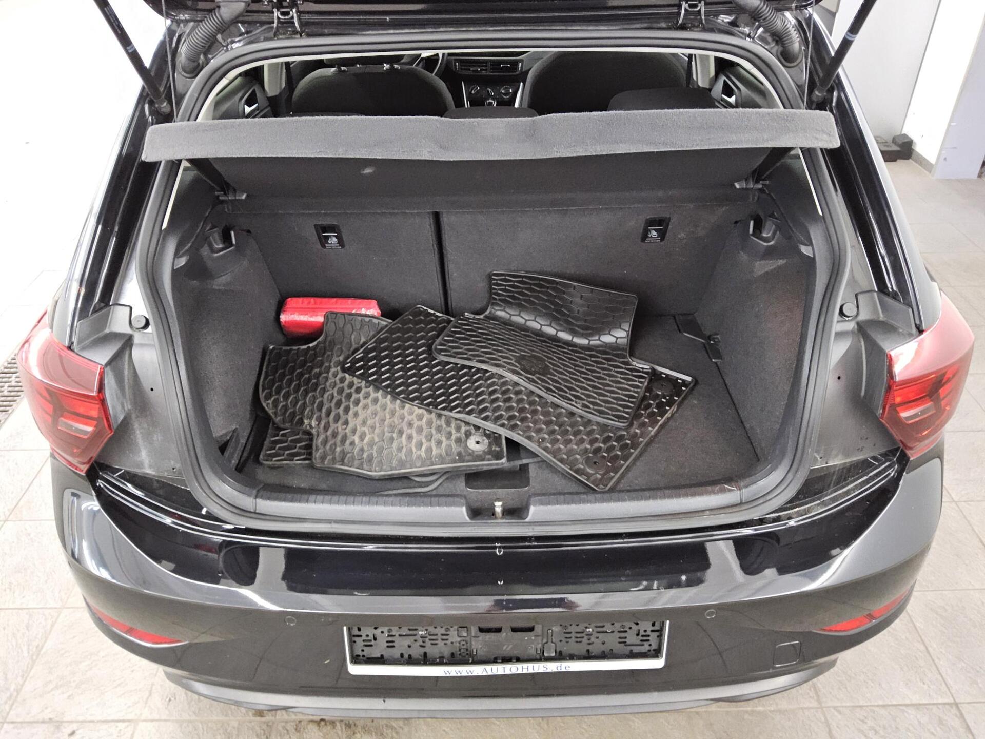 Volkswagen Polo 1.0 TSI Life Navi LED AID PDC 12