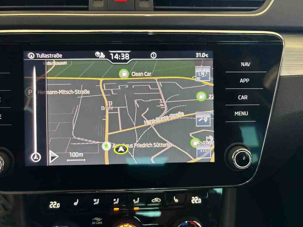 Skoda Superb Kombi 2.0 TDI Ambition NAVI LED SHZ PDC 8
