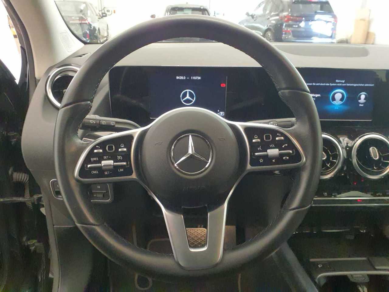 Mercedes-Benz GLA 200 d Progressive Navi LED MBUX T-Leder RFK 6