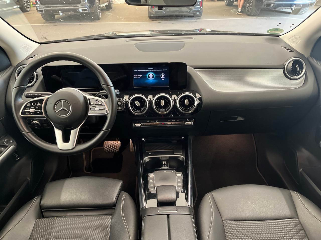 Mercedes-Benz GLA 200 d Progressive Navi LED MBUX T-Leder RFK 5