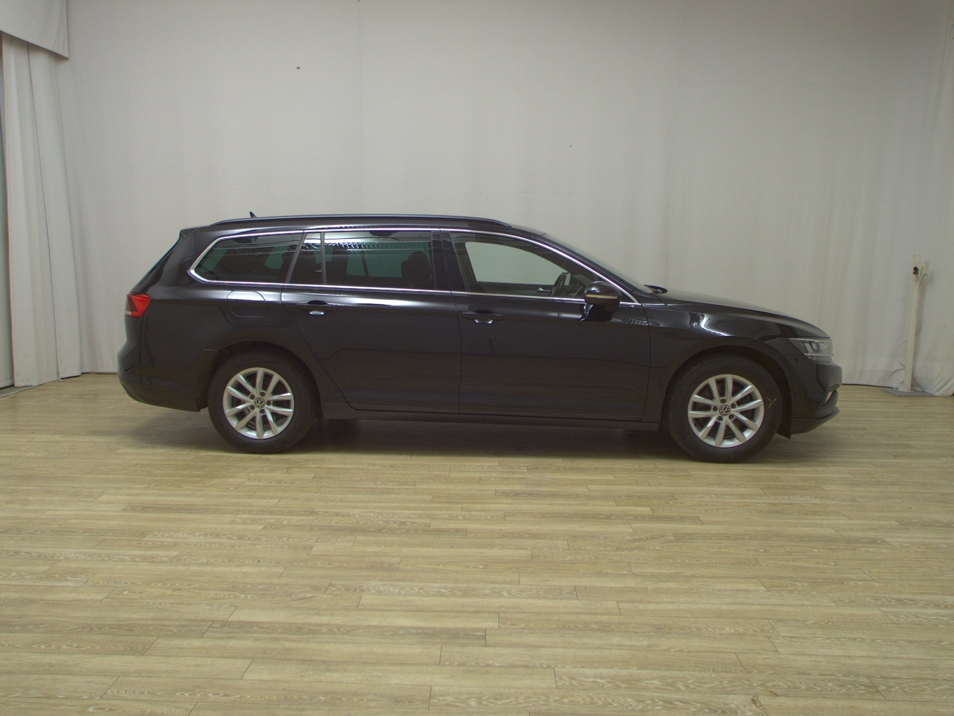 Volkswagen Passat Var. 2.0 TDI Business Navi LED AID StHzg