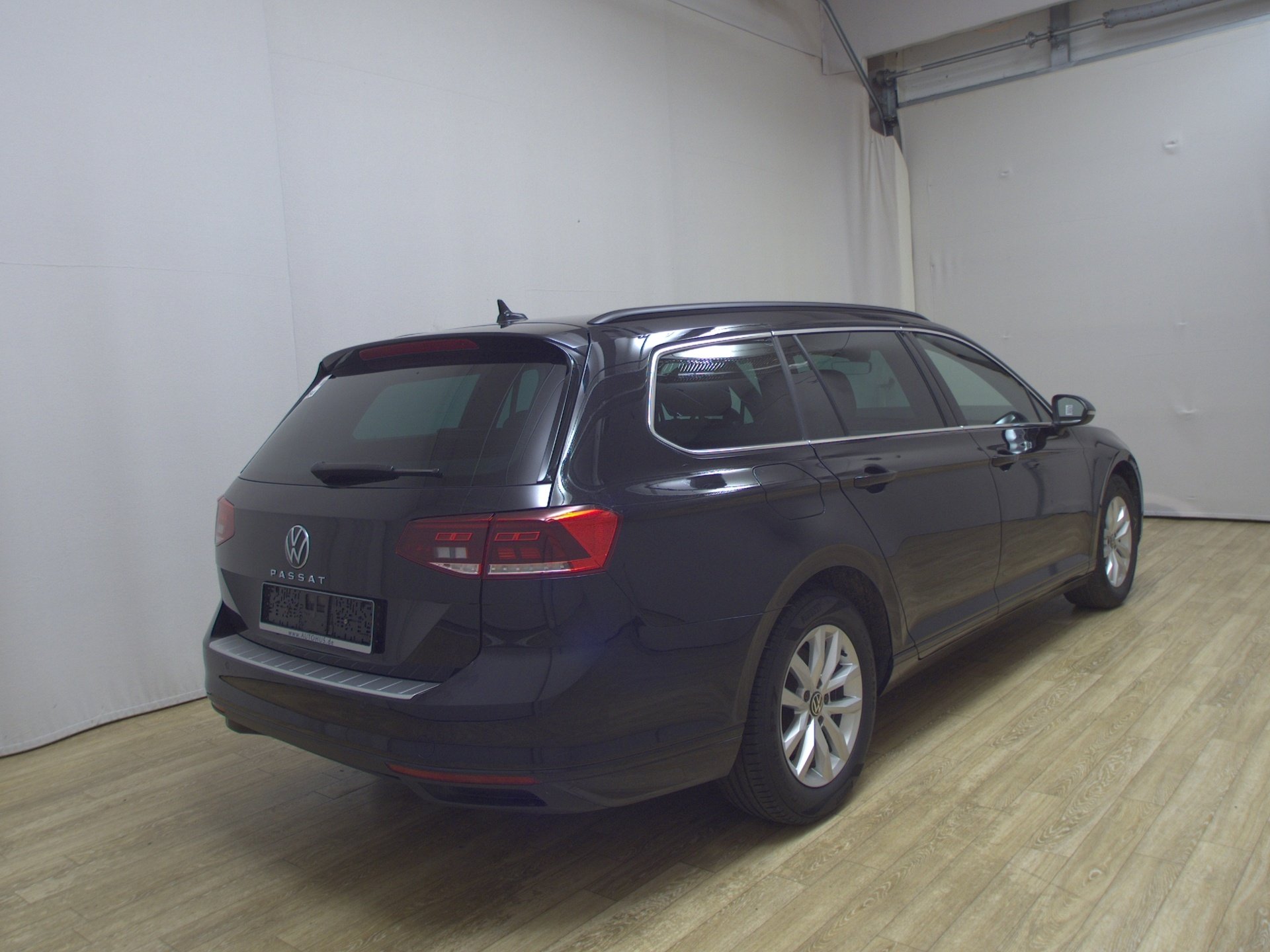 Volkswagen Passat Var. 2.0 TDI Business Navi LED AID StHzg 4