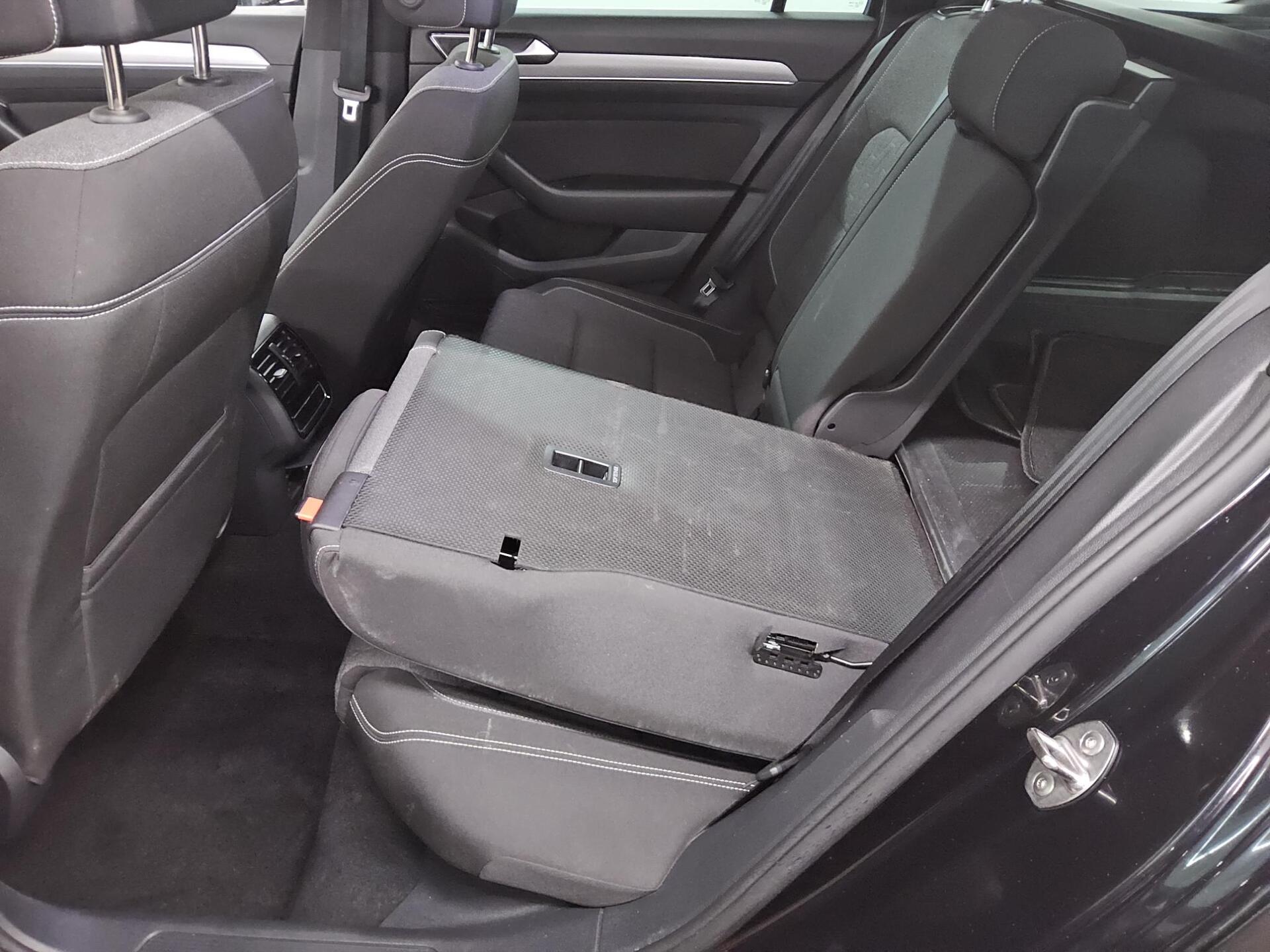 Volkswagen Passat Var. 2.0 TDI Business Navi LED AID StHzg 13