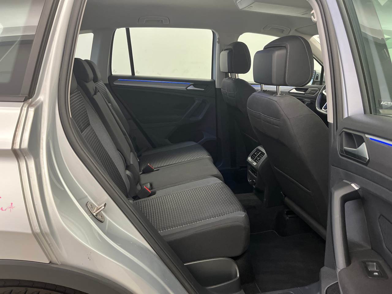 Volkswagen Tiguan 2.0 TDI Life NAVI LED SHZ HUD H&K 7