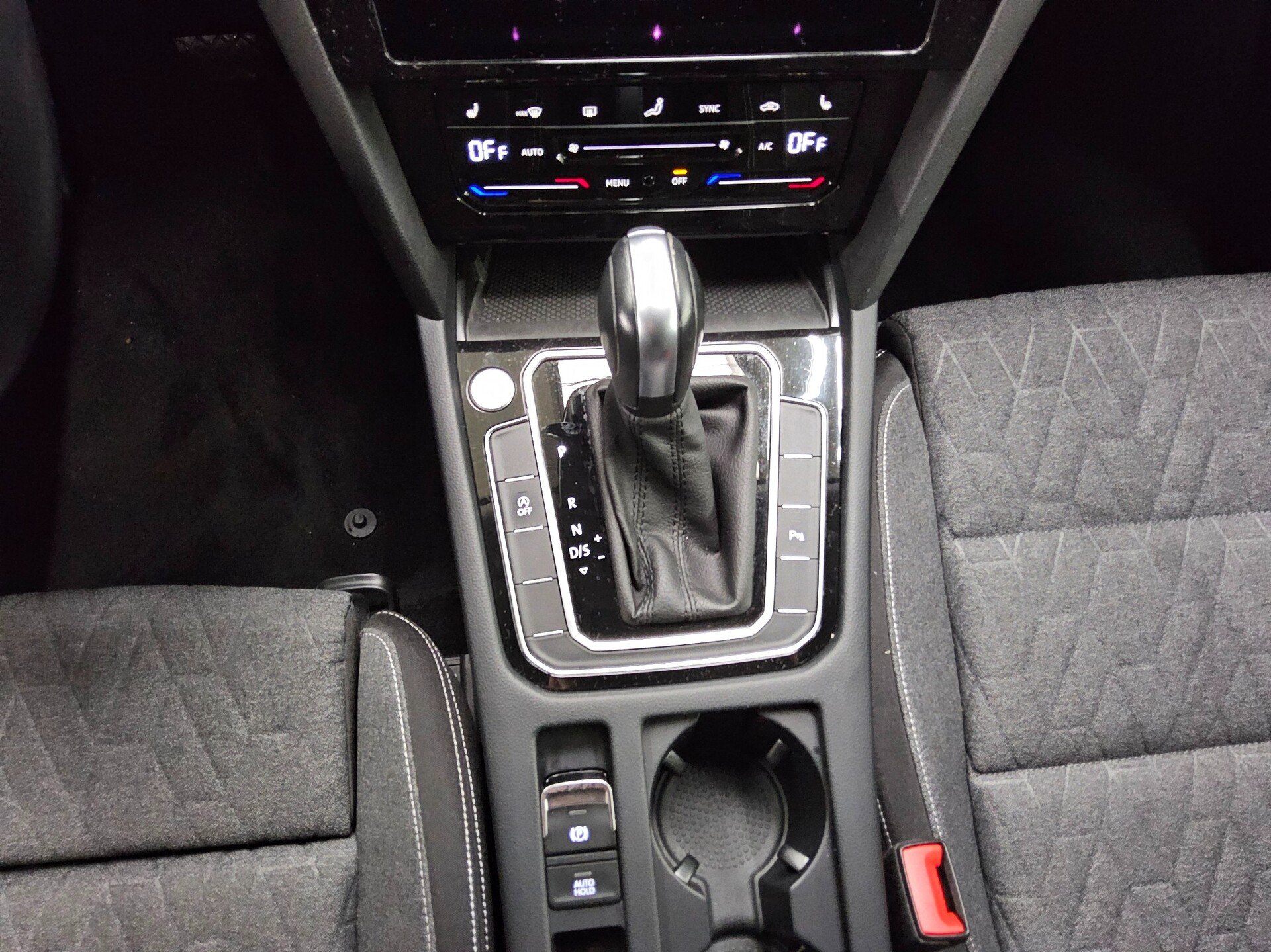 Volkswagen Passat Var. 2.0 TDI Business Navi LED RFK H-K 6