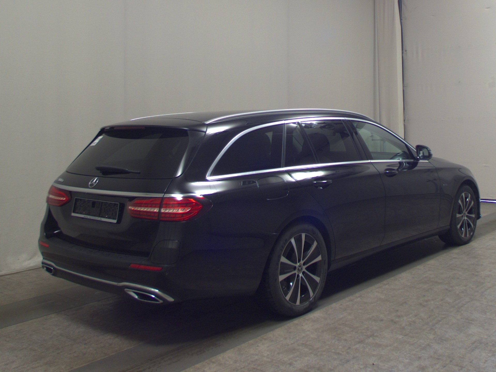 Mercedes-Benz E 300 T e Avantgarde Navi LED Widescreen GSD RFK 4