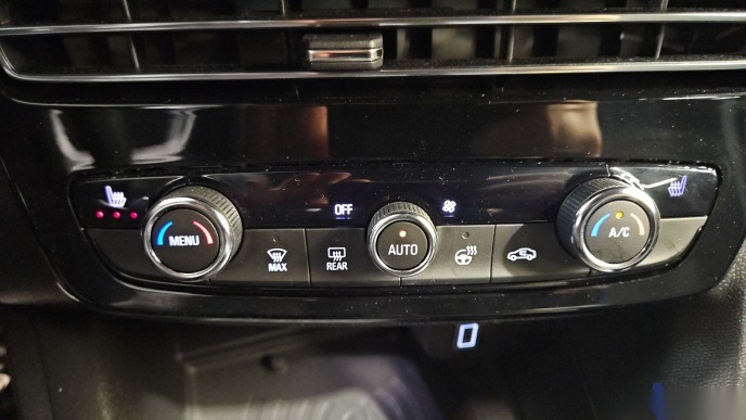 Opel Mokka GS Line Navi LED Shz T-Leder RFK 9