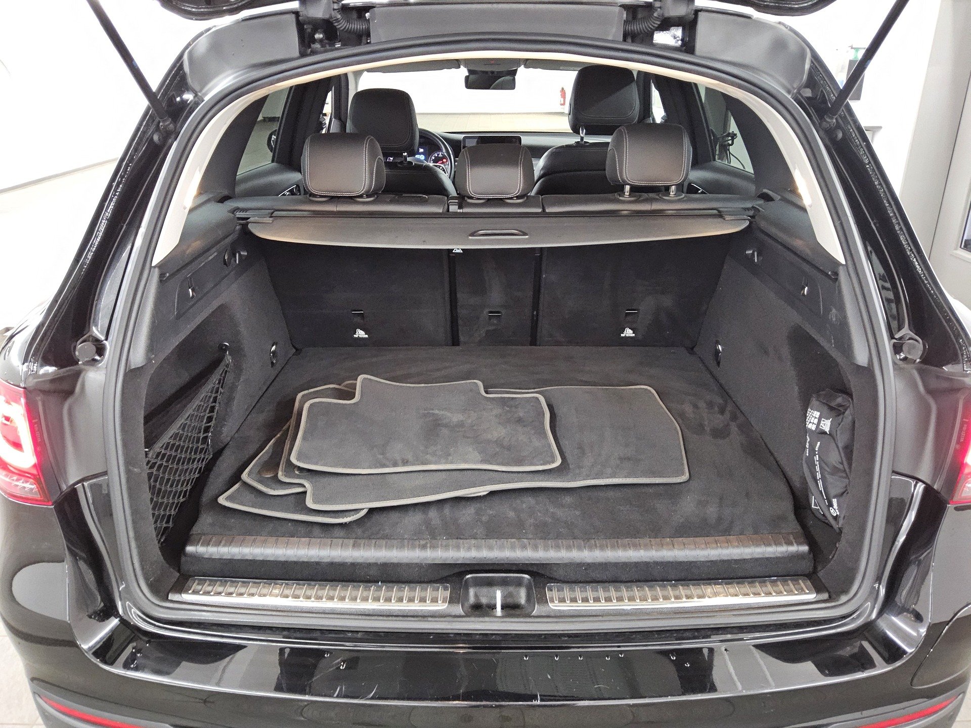 Mercedes-Benz GLC 300 e 4M Leder Navi LED Kamera Sound 11