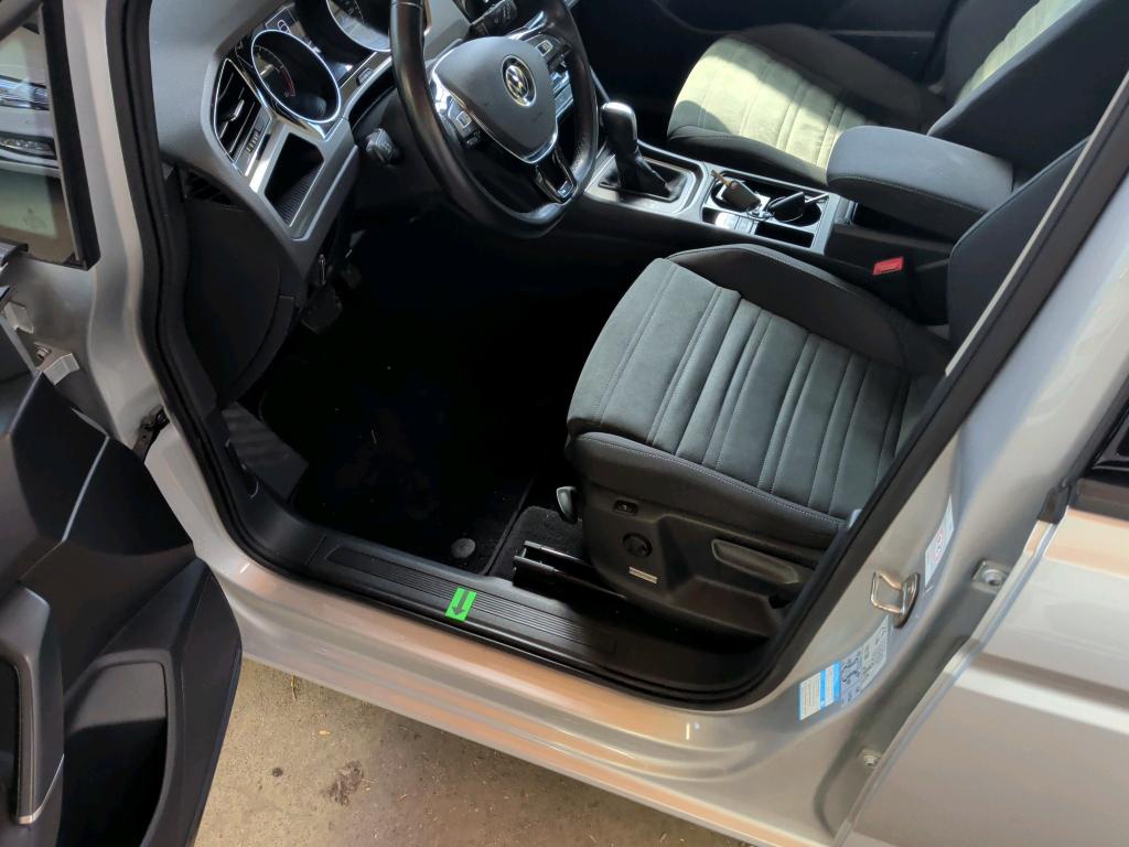 Volkswagen Touran 2.0 TDI Comf. Navi AHK RFK ACC 6