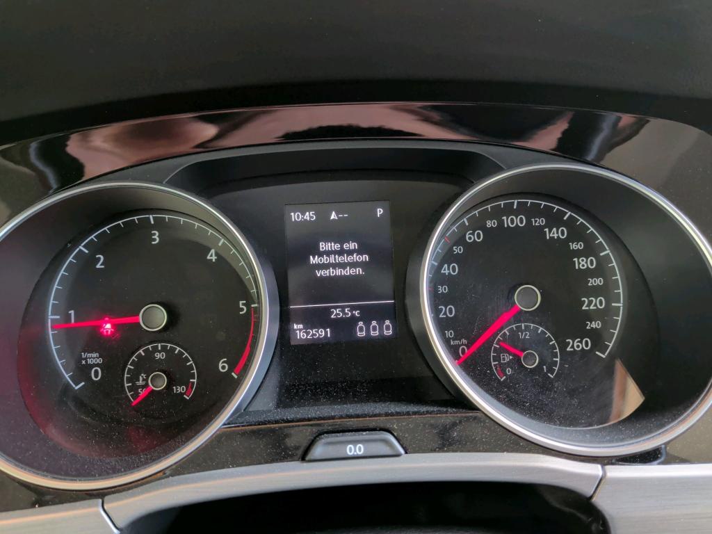Volkswagen Touran 2.0 TDI Comf. Navi AHK RFK ACC 9