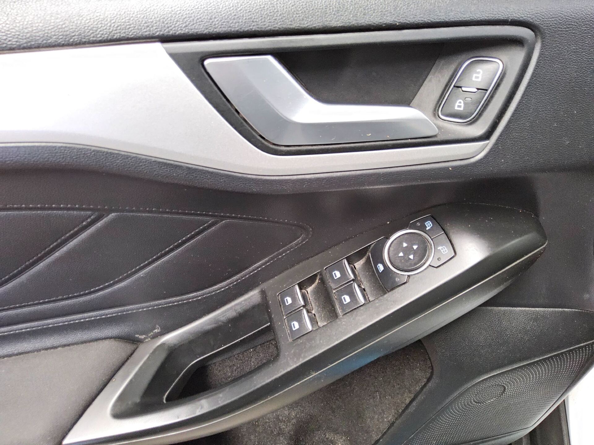 Ford Focus Turnier 1.5 EB Cool&Connect Navi LED RfK 9