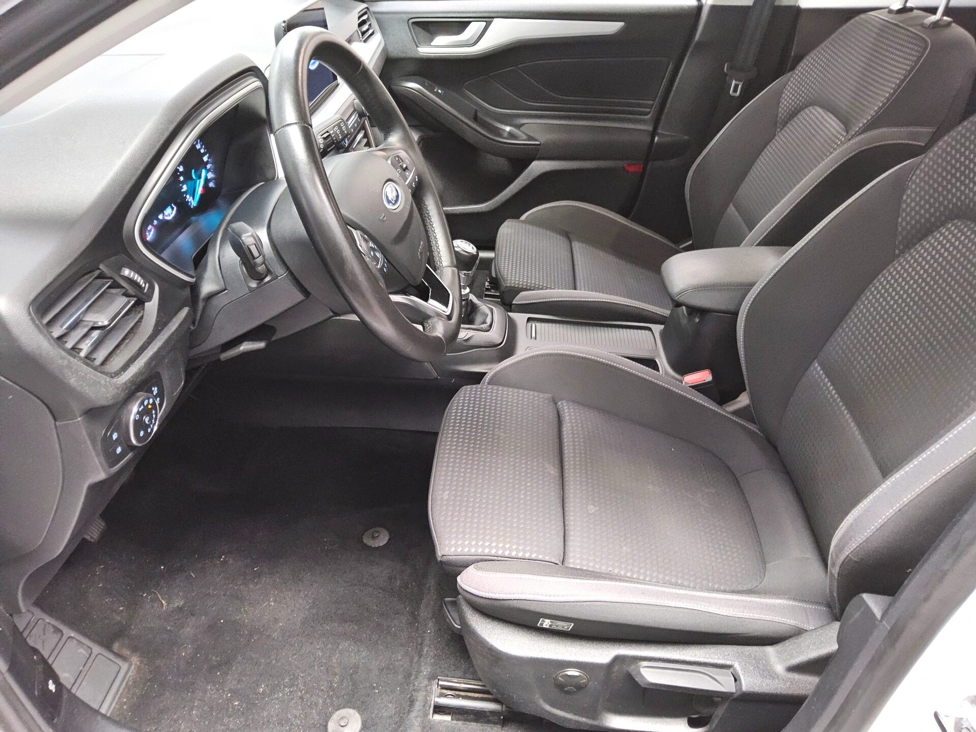 Ford Focus Turnier 1.5 EB Cool&Connect Navi LED RfK 8