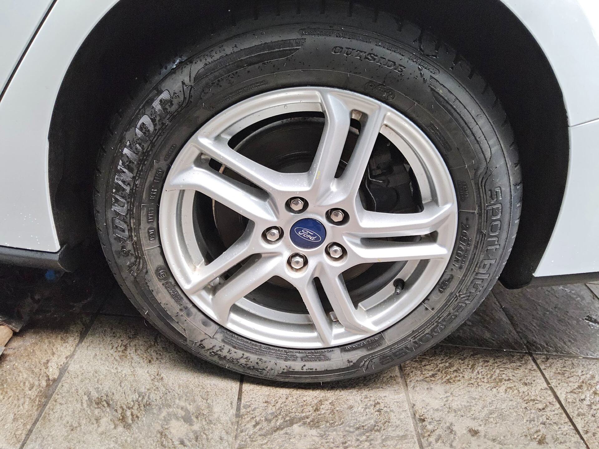 Ford Focus Turnier 1.5 EB Cool&Connect Navi LED RfK 10