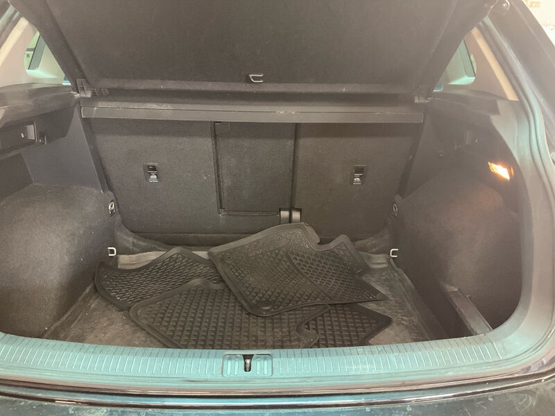 Volkswagen Tiguan 2.0 TDI KLIMAAUT SHZ PDC KAMERA COCKPIT 11