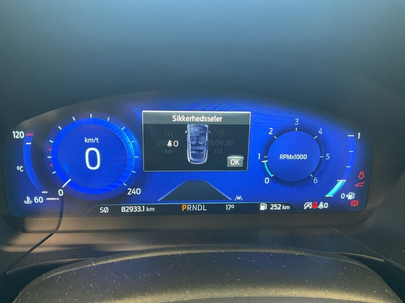 Ford Kuga 1.5 EB LEDER NAVI KLIMAAUT LED SHZ 10