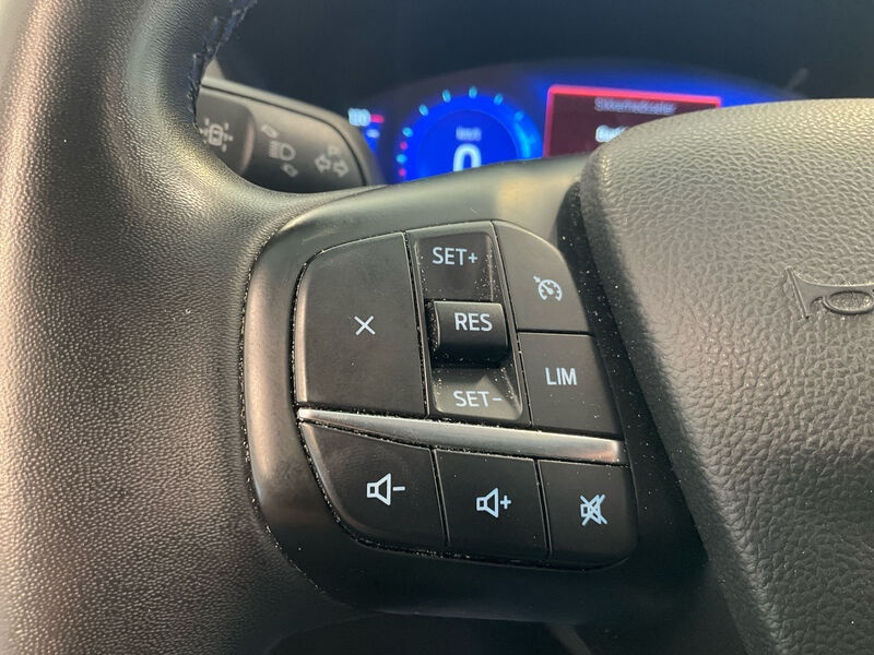 Ford Kuga 1.5 EB LEDER NAVI KLIMAAUT LED SHZ 11