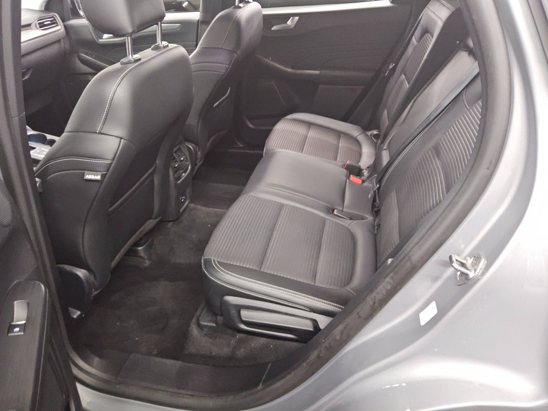 Ford Kuga 1.5 TDCi Titanium X 13