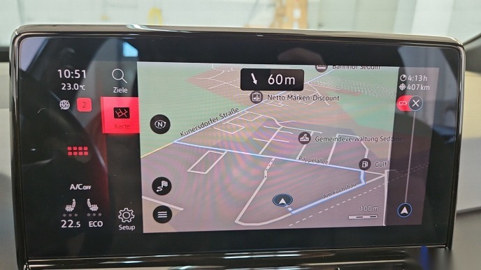 Volkswagen ID.3 Life NAVI LED SHZ PDC ACC 9