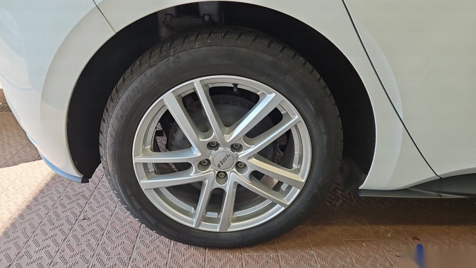 Volkswagen ID.3 Life NAVI LED SHZ PDC ACC 12