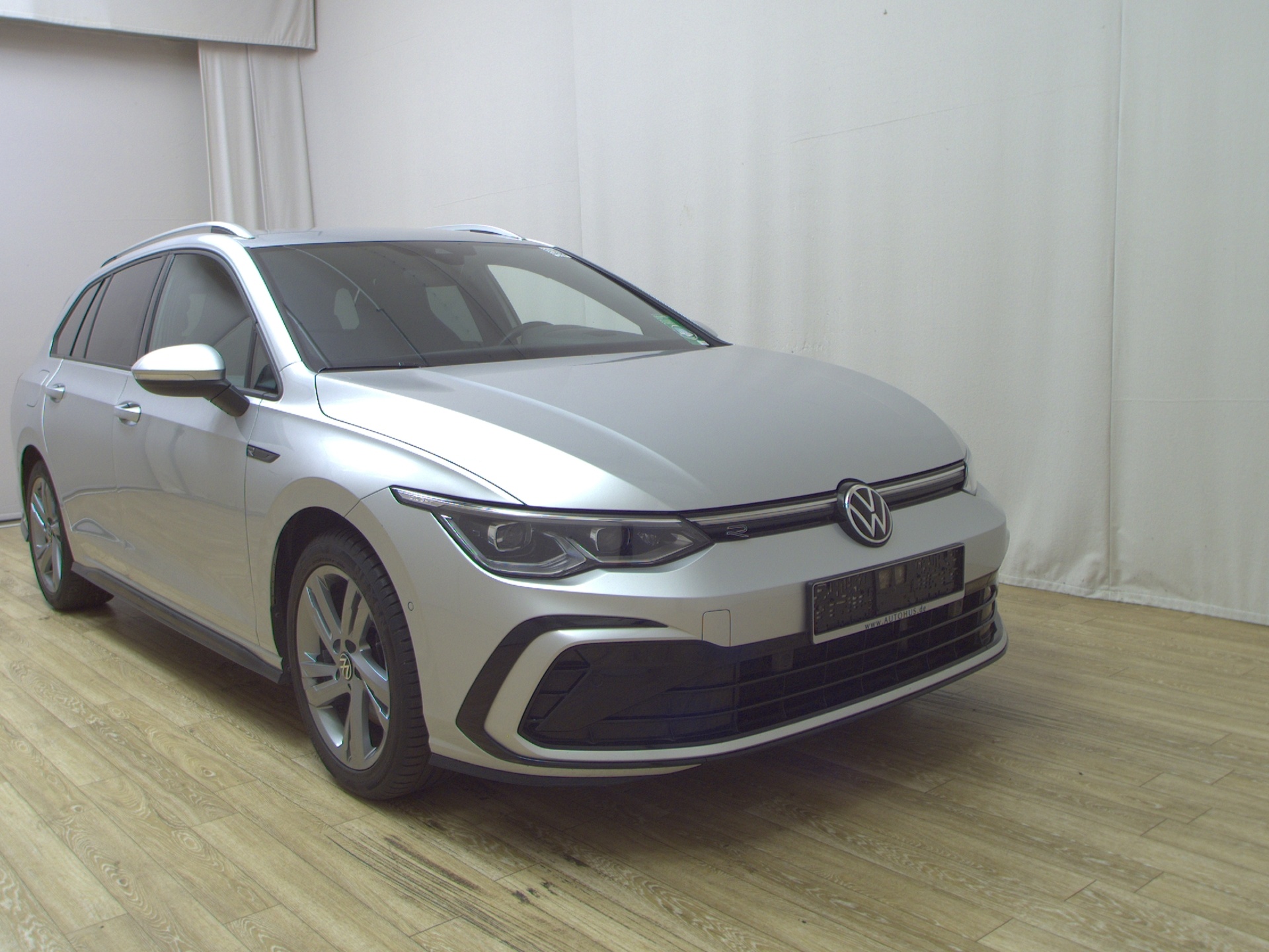 Volkswagen Golf-8 Var. 2.0 TDI R-Line Navi IQ.Light LED HuD RFK 3