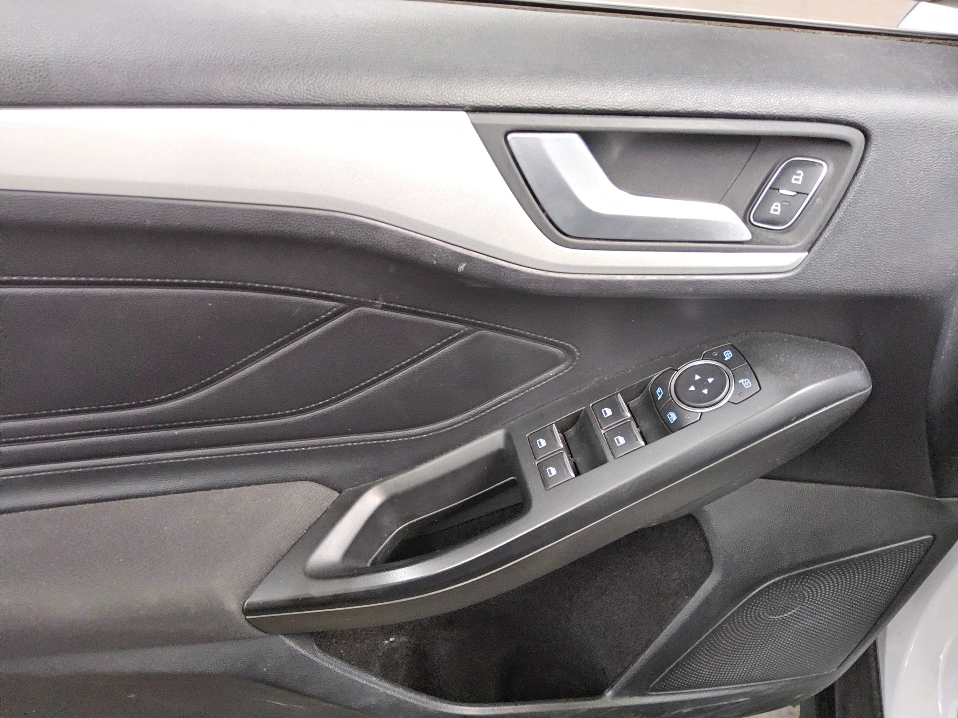 Ford Focus Turnier 2.0 EB Cool&Connect Navi LED RfK 9
