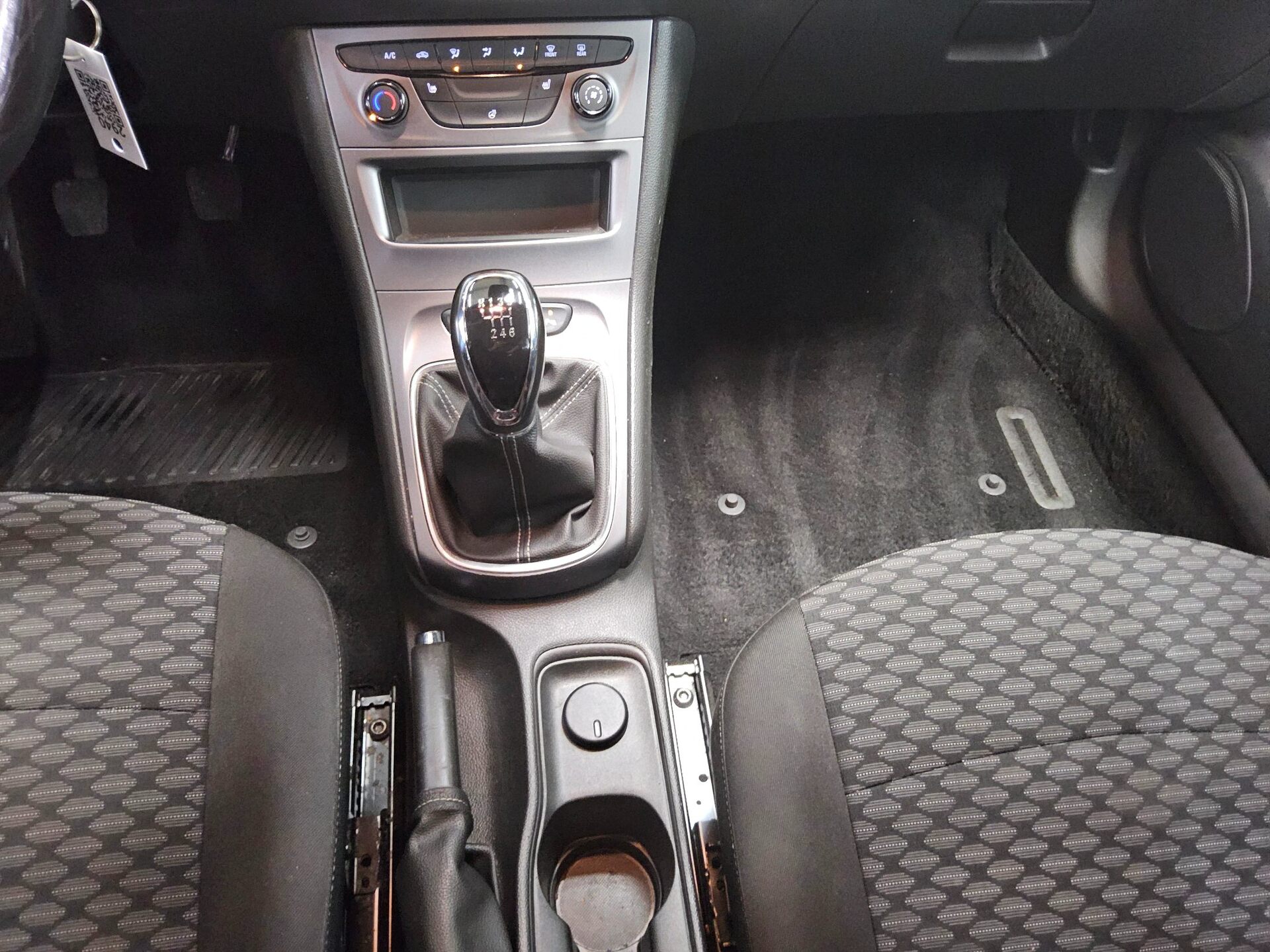 Opel Astra ST 1.5 D Business Ed. Navi LED AHK PDC Shz 6