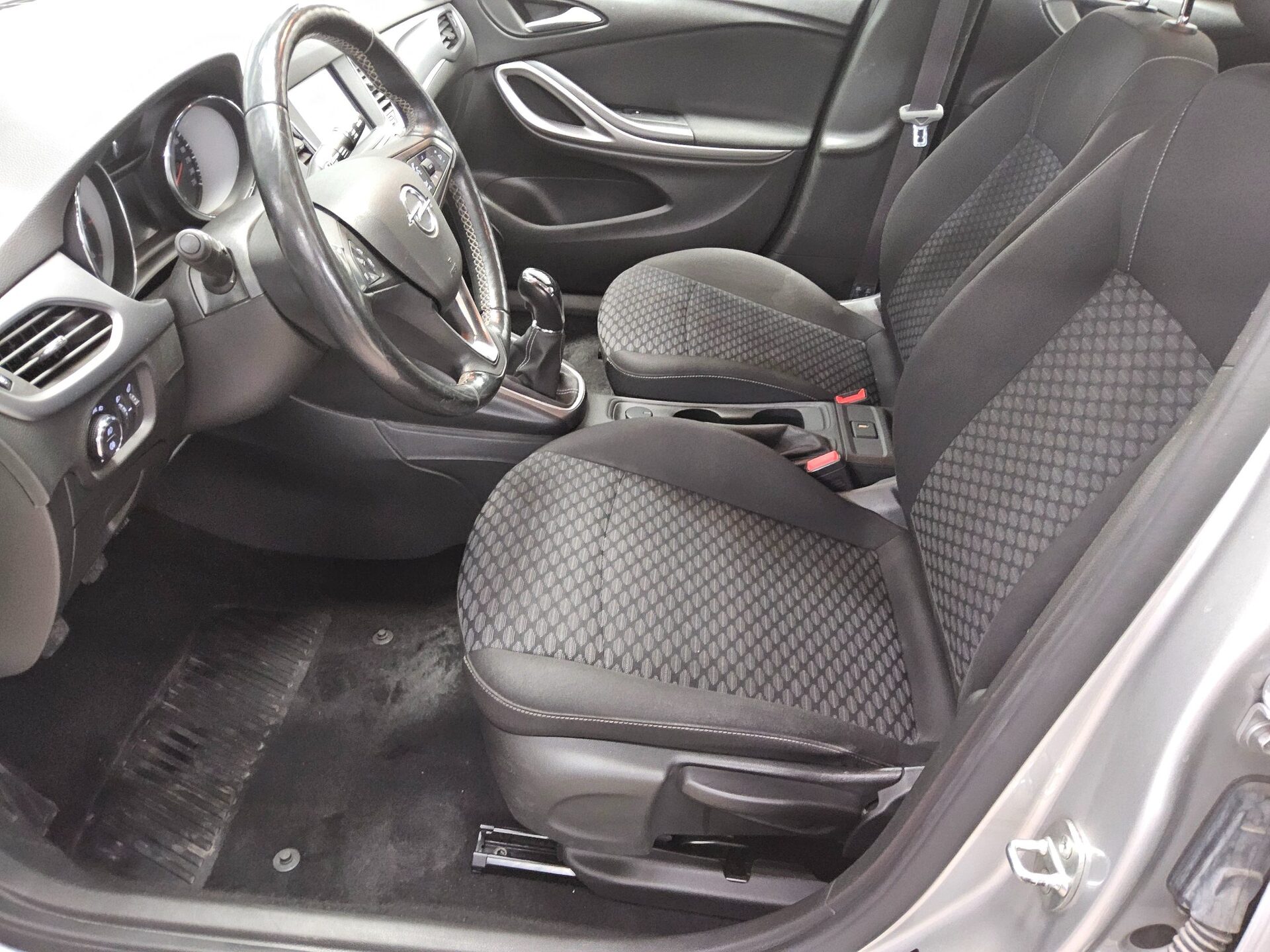 Opel Astra ST 1.5 D Business Ed. Navi LED AHK PDC Shz 8