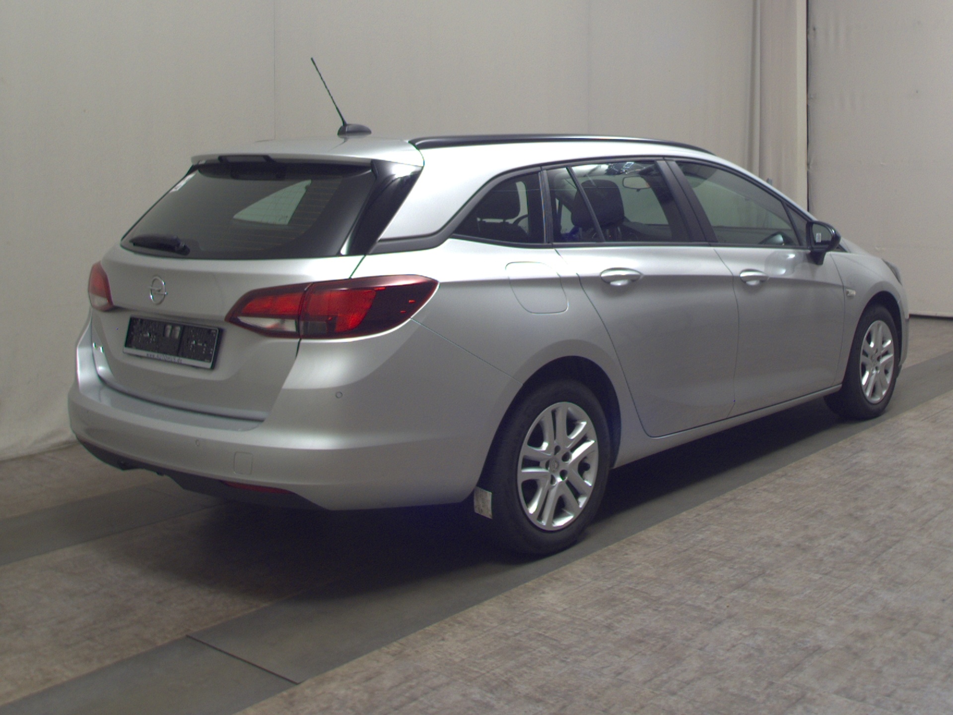 Opel Astra ST 1.5 D Business Ed. Navi LED AHK PDC Shz 4