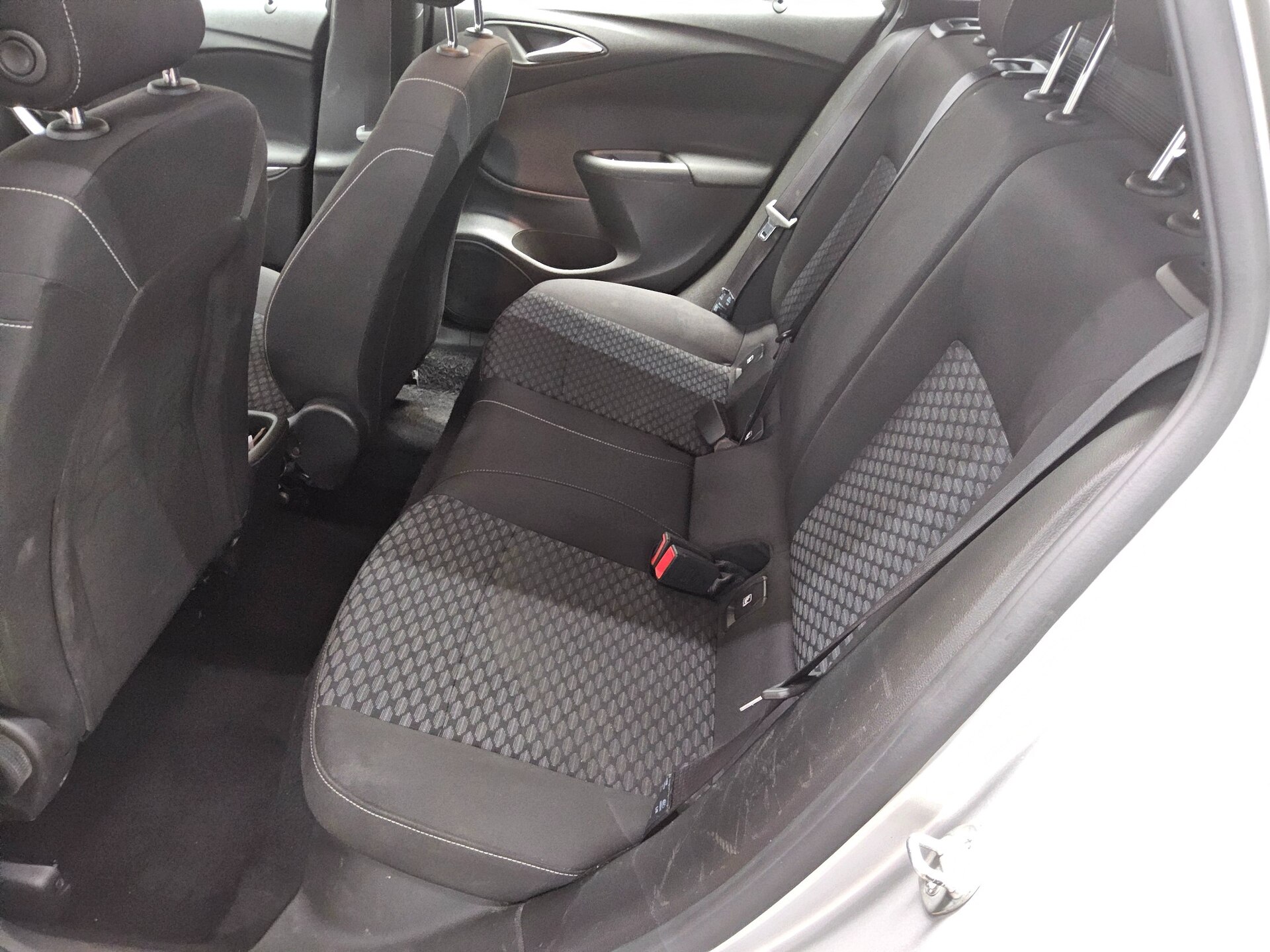 Opel Astra ST 1.5 D Business Ed. Navi LED AHK PDC Shz 13