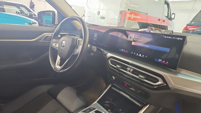BMW i4 Navi LED Shz HiFi Leder 6