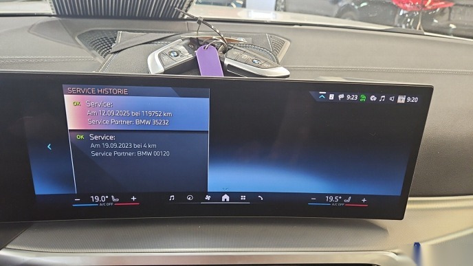 BMW i4 Navi LED Shz HiFi Leder 9