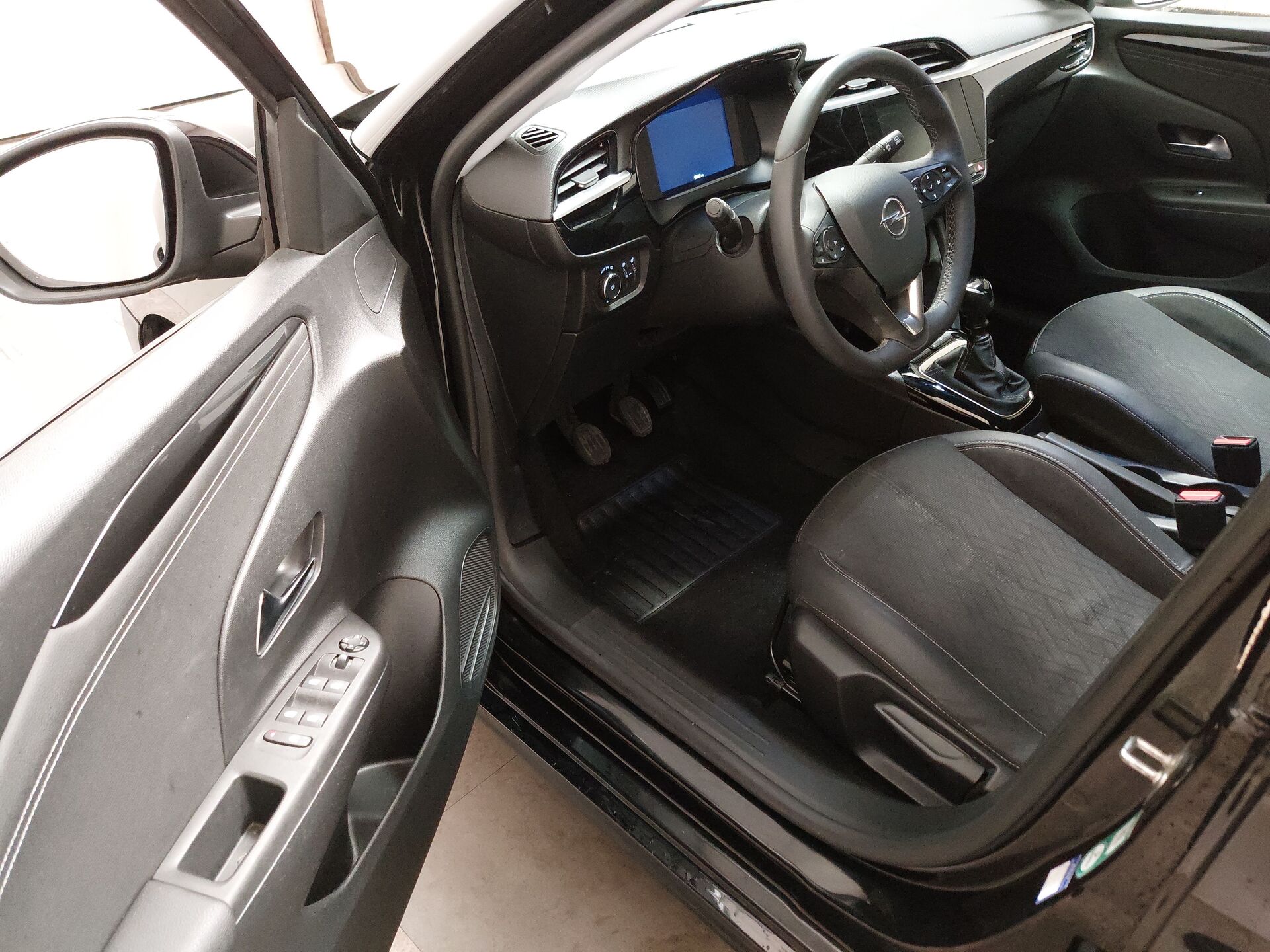 Opel Corsa 1.2 Elegance LED SHZ 14