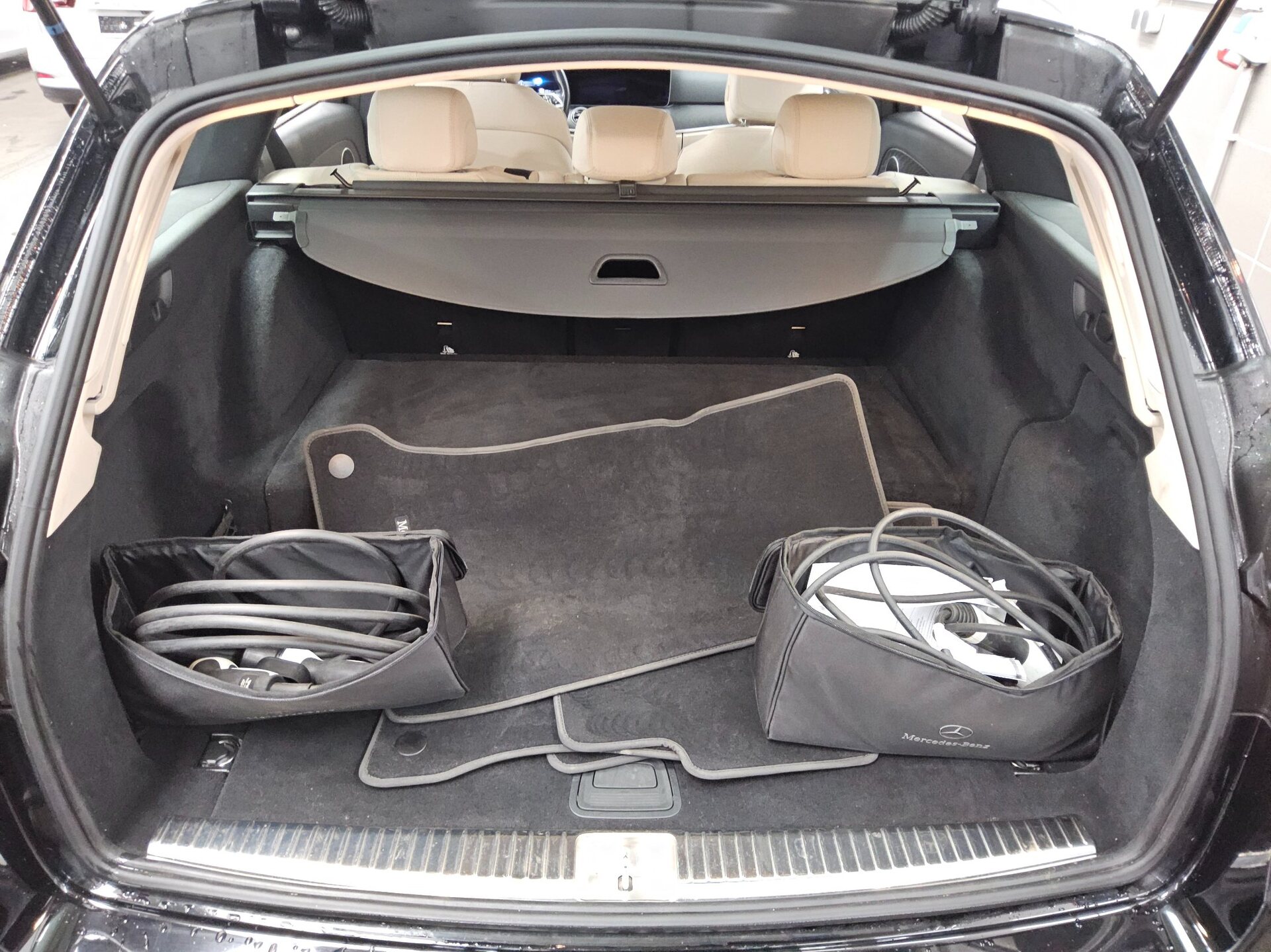 Mercedes-Benz E 300 T de Avantgarde T-Leder Navi LED RfK AHK 12