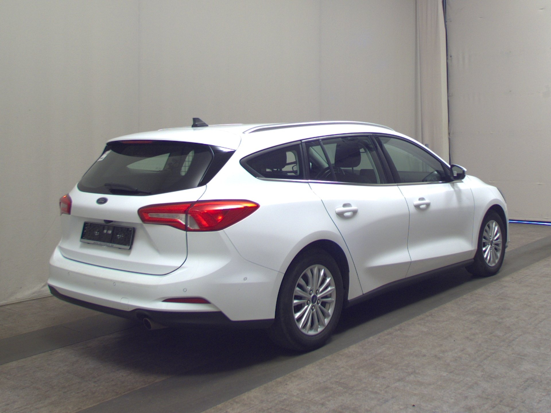 Ford Focus Turnier 1.5 EB Titanium Navi RFK Shz 4